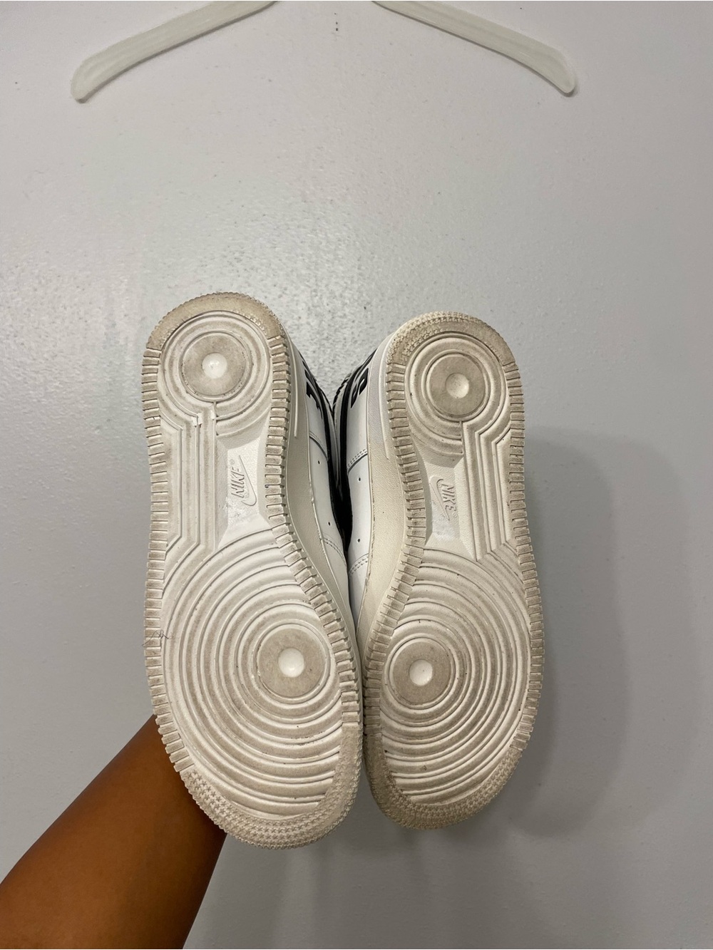 Men’s White Supreme x Nike Air Force 1 High SP Sneakers - Picture 6 of 10
